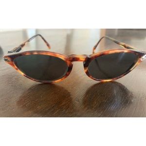 Beautiful Vintage Revo Tortoise Cat Frame Sunglasses
